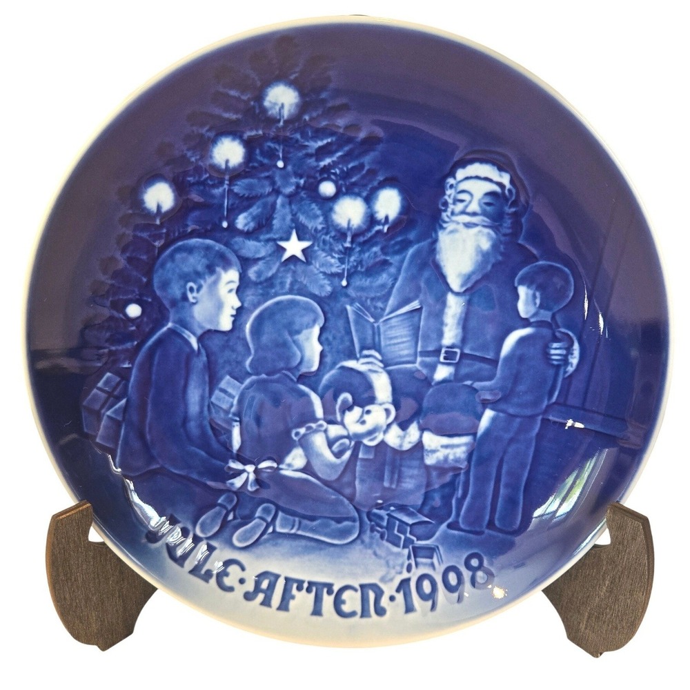 Bing & Grondahl 1998 Christmas Plate Santa the Storyteller Jule Aften Denmark